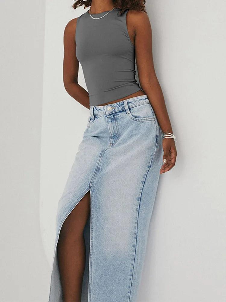 Racerback Sleeveless Tight Bottomed Shirt With Round Neck