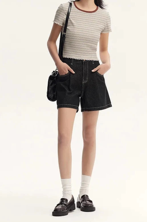 Turla Short-Sleeved With Ruffled Edges Top