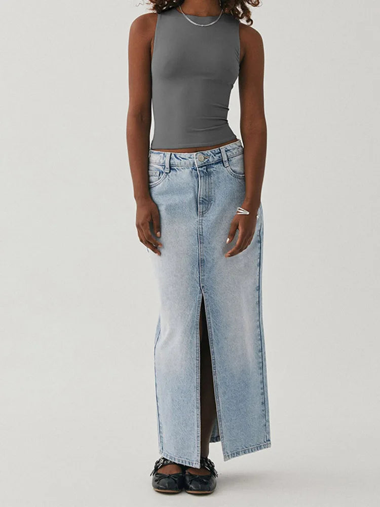 Racerback Sleeveless Tight Bottomed Shirt With Round Neck