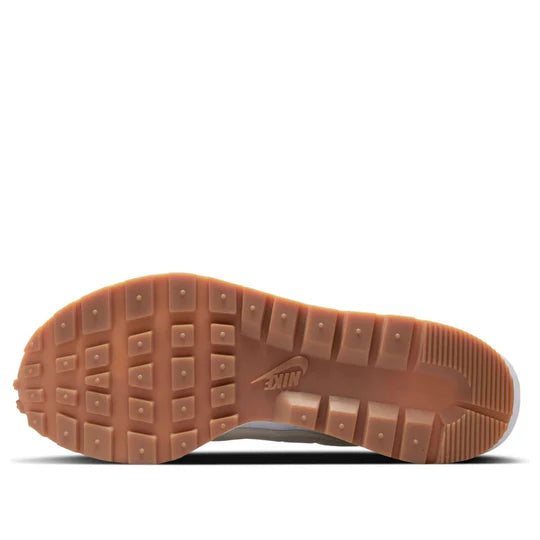NIKE Vaporwaffle x Sacai 'Sail Gum'