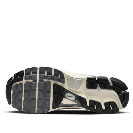 Nike Air Zoom Vomero 5 'Platinum Tint Photon Dust'